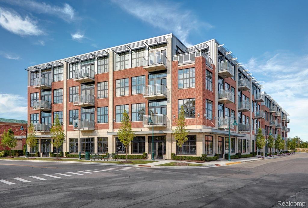 2051 VILLA Road 405, Birmingham, MI 48009