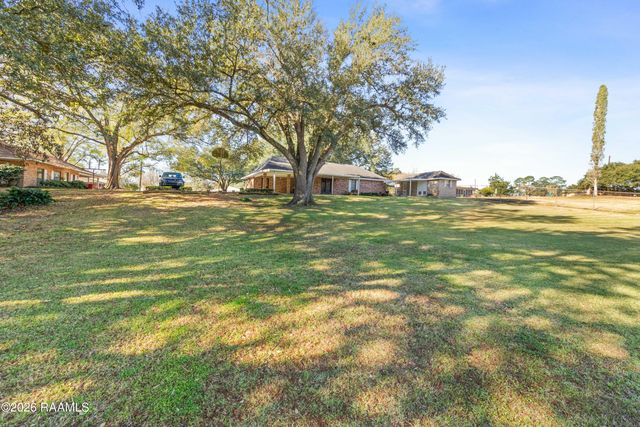 115 John Breaux Drive, Breaux Bridge, LA 70517