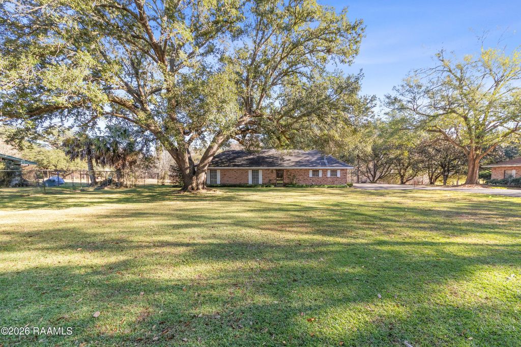 115 John Breaux Drive, Breaux Bridge, LA 70517