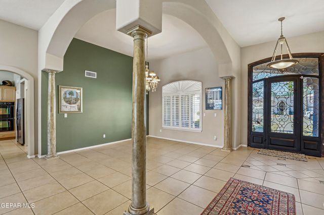 312 DESERT GARDEN Drive, Santa Teresa, NM 88008