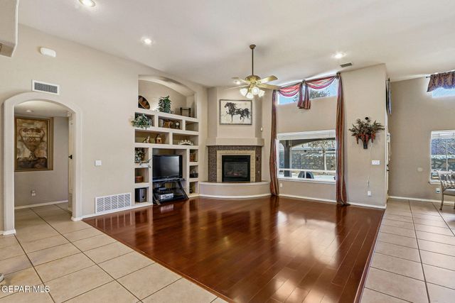 312 DESERT GARDEN Drive, Santa Teresa, NM 88008