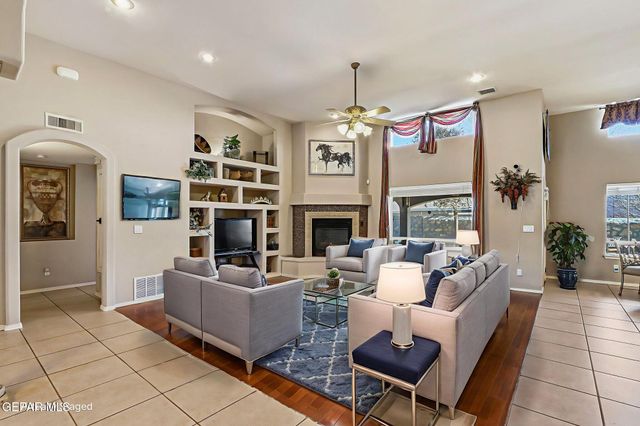 312 DESERT GARDEN Drive, Santa Teresa, NM 88008