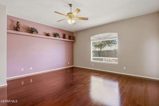 312 DESERT GARDEN Drive, Santa Teresa, NM 88008