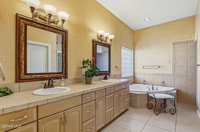 312 DESERT GARDEN Drive, Santa Teresa, NM 88008