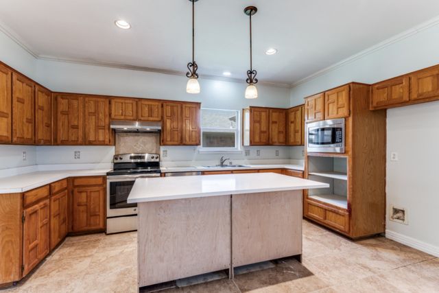 8509 Coventry Drive, Rowlett, TX 75089