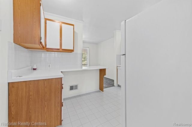 29546 Hoover Road, Warren, MI 48093