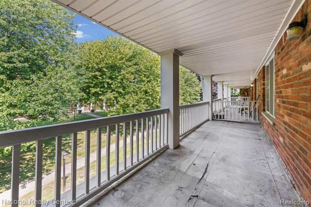 29546 Hoover Road, Warren, MI 48093