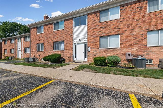 29546 Hoover Road, Warren, MI 48093