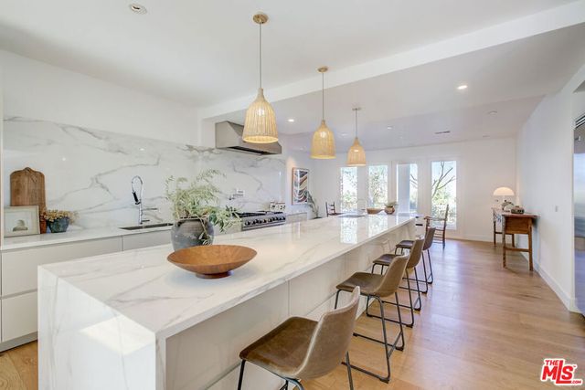 4915 WINNETKA Avenue, Woodland Hills, CA 91364