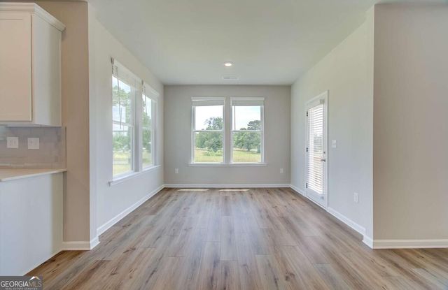 301 Arnewood Circle, Mcdonough, GA 30253
