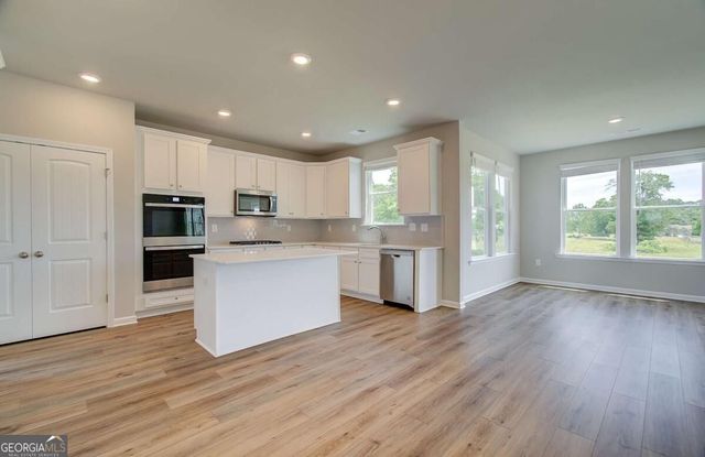 301 Arnewood Circle, Mcdonough, GA 30253