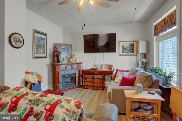 233 CLEVELAND AVENUE, Waynesboro, PA 17268