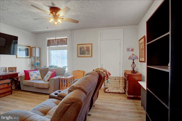 233 CLEVELAND AVENUE, Waynesboro, PA 17268