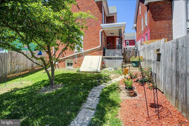 233 CLEVELAND AVENUE, Waynesboro, PA 17268