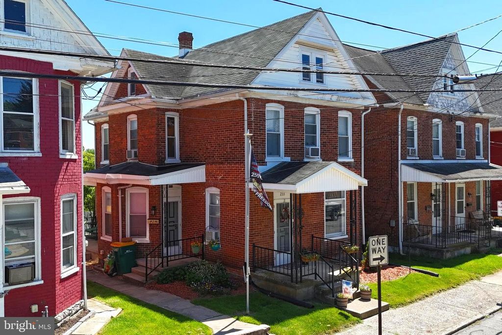 233 CLEVELAND AVENUE, Waynesboro, PA 17268