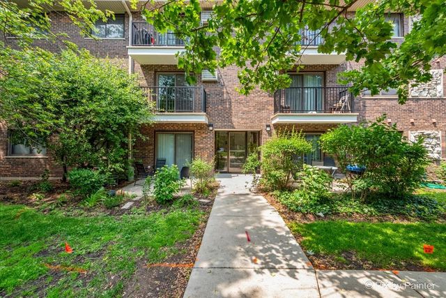 1220 S Lorraine Road 2H, Wheaton, IL 60189