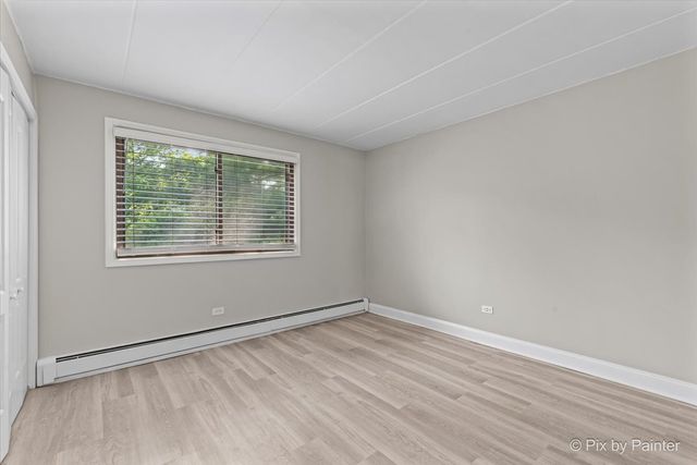 1220 S Lorraine Road 2H, Wheaton, IL 60189