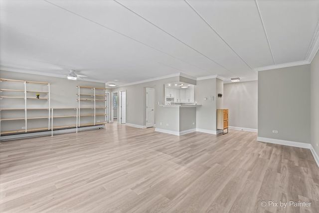 1220 S Lorraine Road 2H, Wheaton, IL 60189