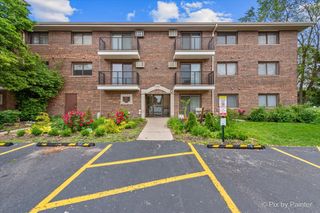 1220 S Lorraine Road 2H, Wheaton, IL 60189