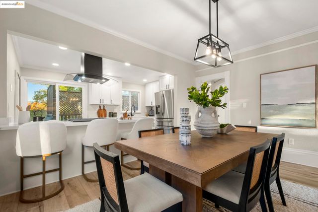 2050 E 30Th St, Oakland, CA 94606