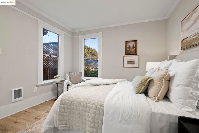 2050 E 30Th St, Oakland, CA 94606