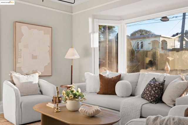 2050 E 30Th St, Oakland, CA 94606