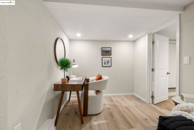 2050 E 30Th St, Oakland, CA 94606