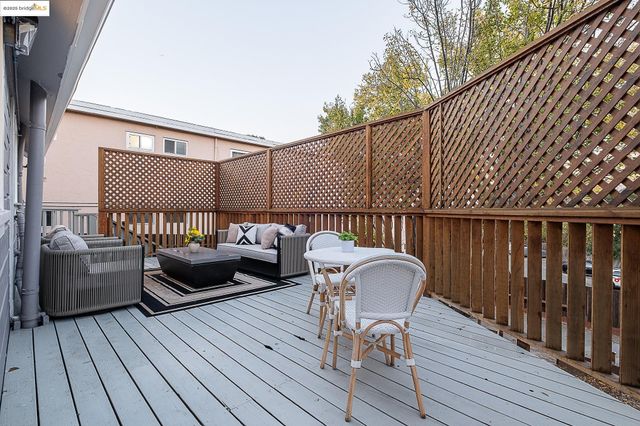 2050 E 30Th St, Oakland, CA 94606