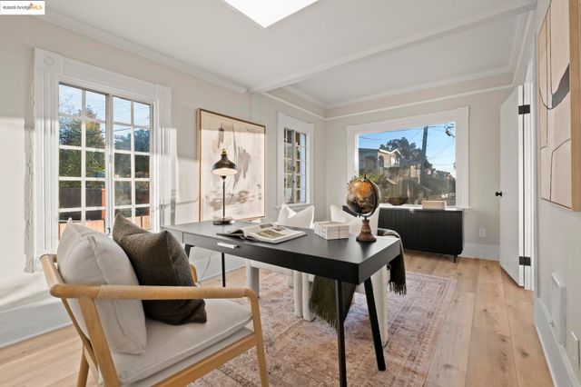 2050 E 30Th St, Oakland, CA 94606