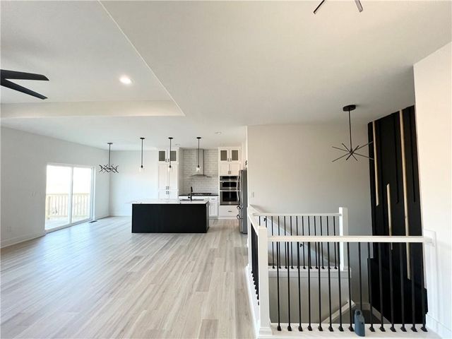 7036 Lake Ridge Avenue, Des Moines, IA 50320