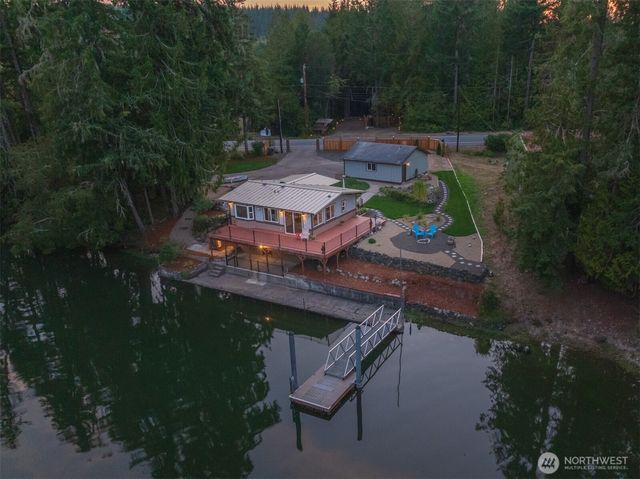 5440 E Grapeview Loop Road, Allyn, WA 98524