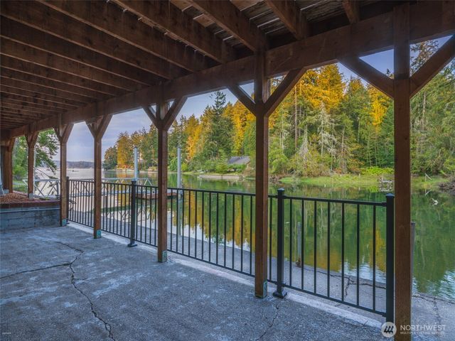 5440 E Grapeview Loop Road, Allyn, WA 98524