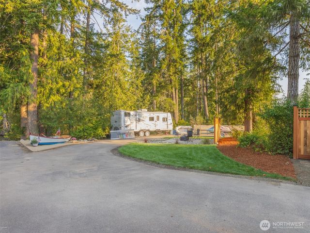 5440 E Grapeview Loop Road, Allyn, WA 98524