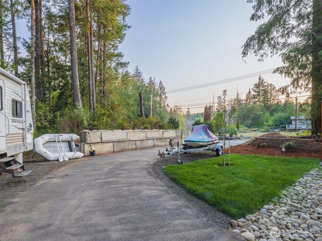 5440 E Grapeview Loop Road, Allyn, WA 98524