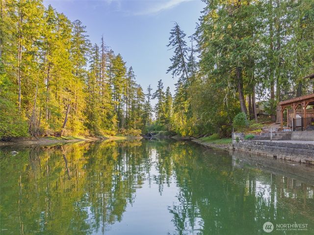 5440 E Grapeview Loop Road, Allyn, WA 98524