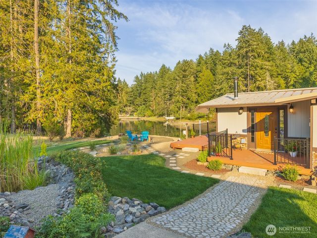 5440 E Grapeview Loop Road, Allyn, WA 98524
