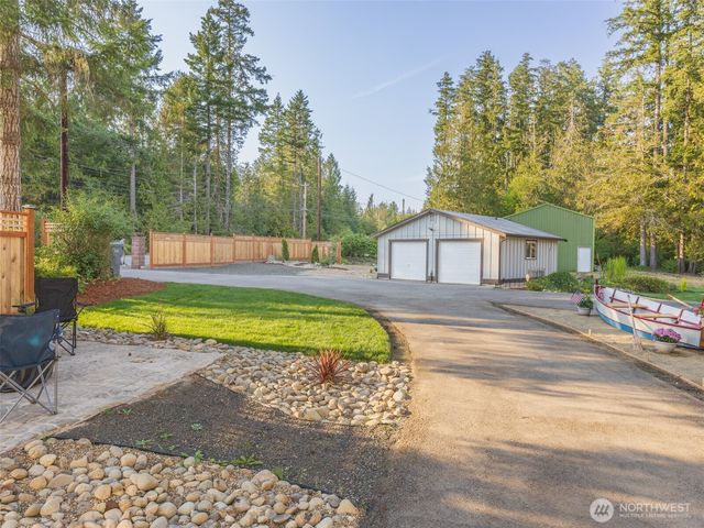 5440 E Grapeview Loop Road, Allyn, WA 98524