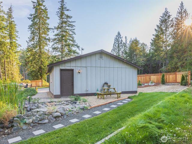 5440 E Grapeview Loop Road, Allyn, WA 98524