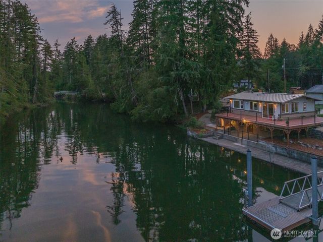 5440 E Grapeview Loop Road, Allyn, WA 98524