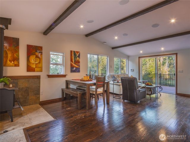 5440 E Grapeview Loop Road, Allyn, WA 98524