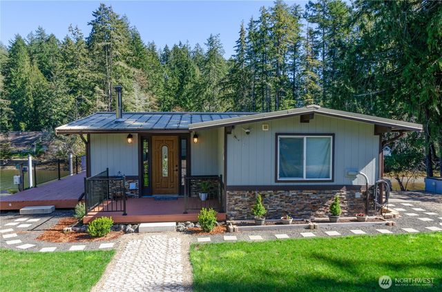 5440 E Grapeview Loop Road, Allyn, WA 98524