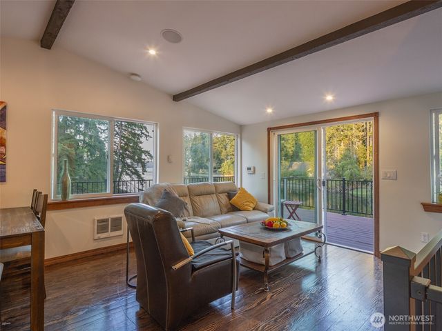 5440 E Grapeview Loop Road, Allyn, WA 98524