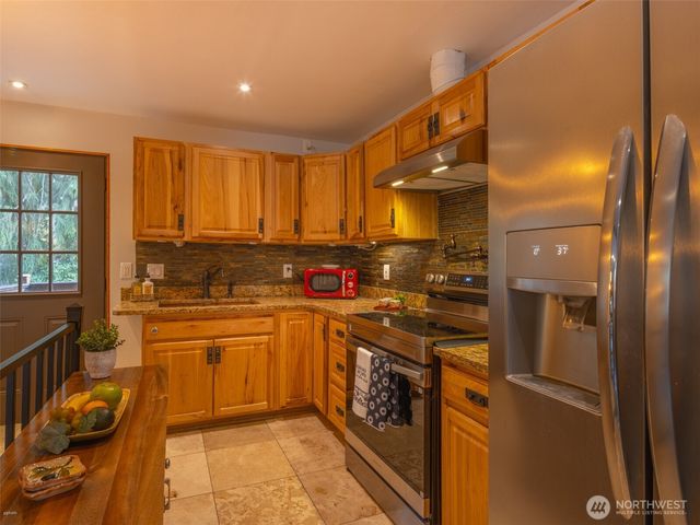 5440 E Grapeview Loop Road, Allyn, WA 98524