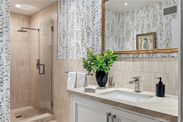 4430 Estrondo Drive, Encino, CA 91436