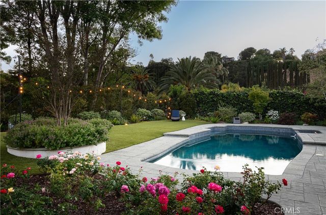 4430 Estrondo Drive, Encino, CA 91436