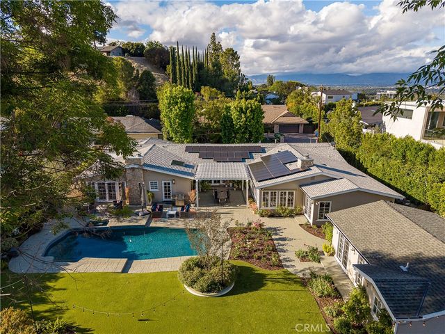4430 Estrondo Drive, Encino, CA 91436