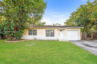 7820 SW 9th Street, North Lauderdale, FL 33068