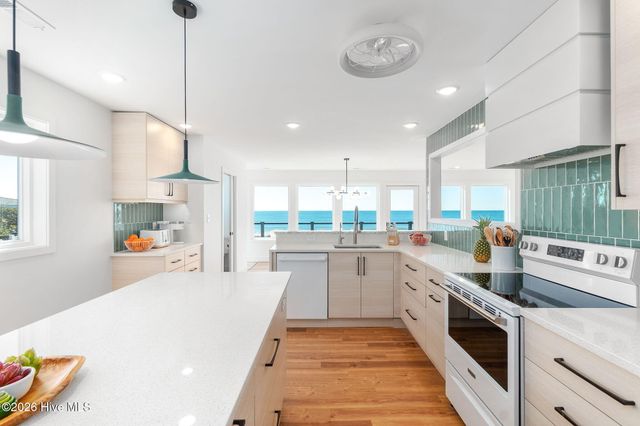 129 Dogwood Circle, Atlantic Beach, NC 28512