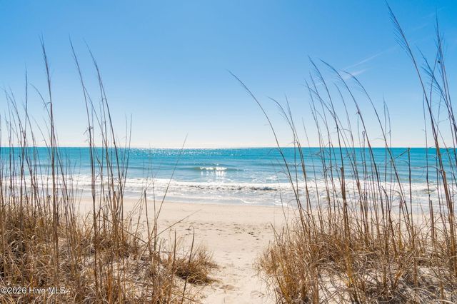 129 Dogwood Circle, Atlantic Beach, NC 28512