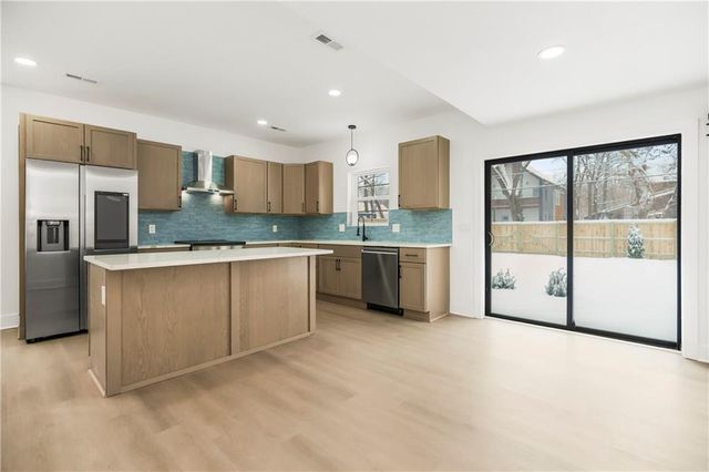 1327 New Jersey Street, Lawrence, KS 66044